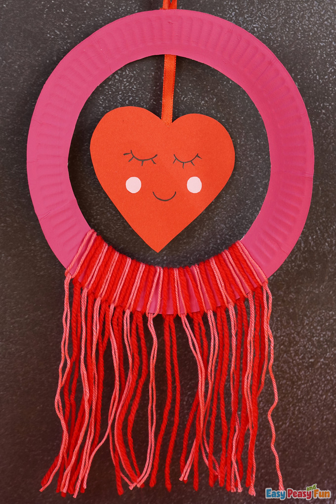 DIY Paper Plate Valentines Day Wreath